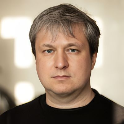 Антон Долин