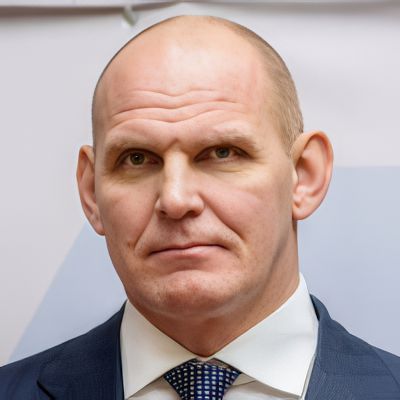 Александр Карелин